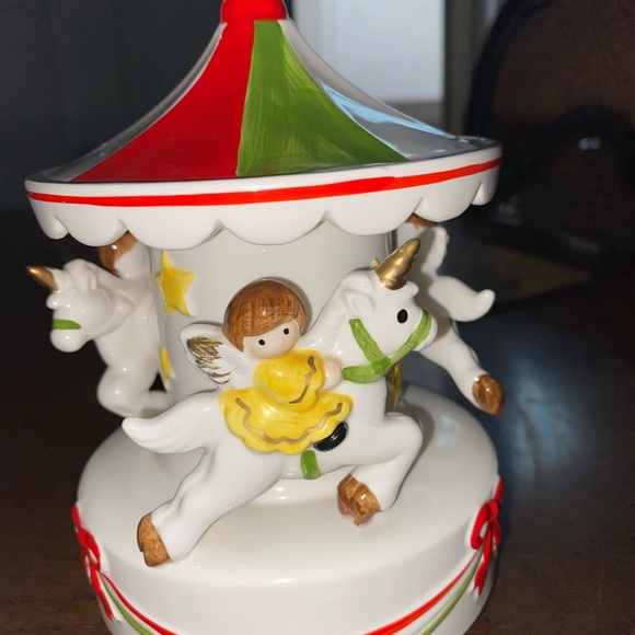 Ceramic musical unicorn carousel decor - Picture 3 of 7